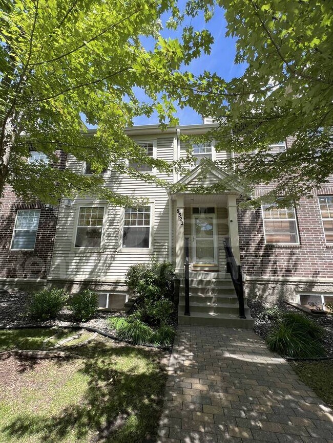 Building Photo - Available Now! Amazing Townhouse 3 Bedroom...