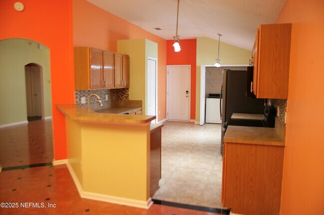 Building Photo - 8452 Stelling Dr S