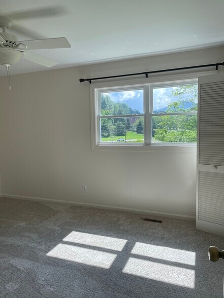 11 x 13'10" BR1 - 7978 Hickory Nut Gap Rd