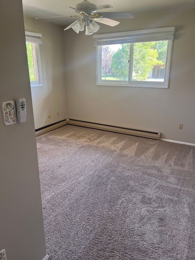 Building Photo - 3-bedroom, 2-bathroom home in the heart of Windsor with Detached Workshop!