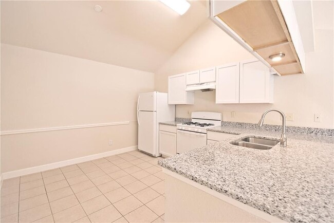 Building Photo - 16813 Whitebrush Loop