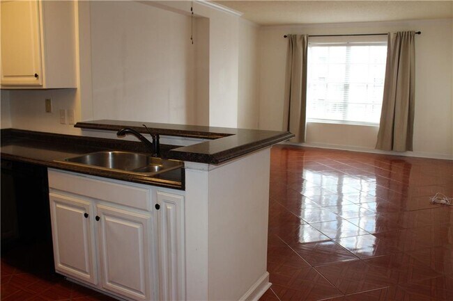 Building Photo - 1101 Juniper St NE