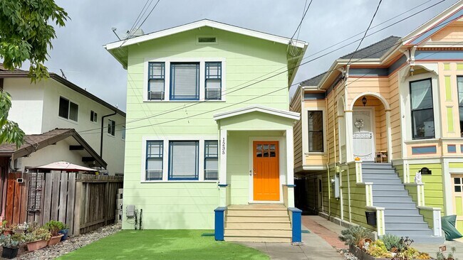 Primary Photo - 1235 Broadway