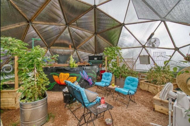 Building Photo - Rockaway Ranch Carriage House