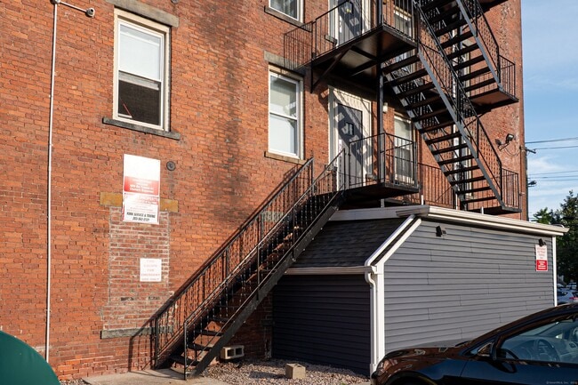 Building Photo - 175 Humphrey St