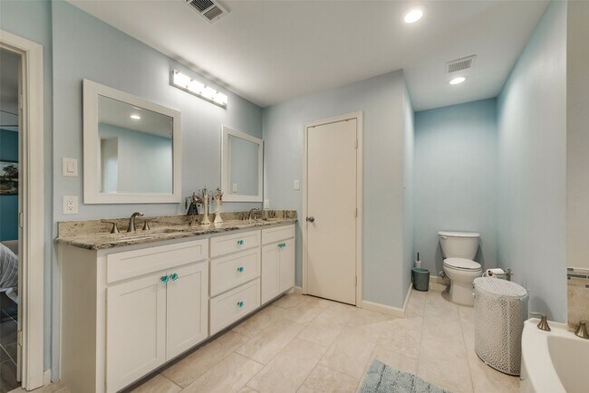 Building Photo - 6931 Echo Bluff Dr
