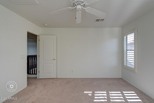 Building Photo - Gorgeous 4 Bed 3 Bath 3 Car home in Peoria with community Pool