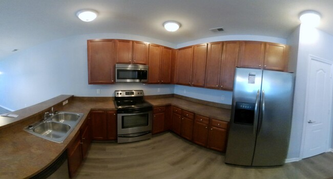 Building Photo - 908 Southmoor Dr