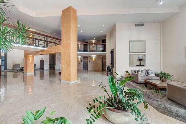 Building Photo - 400 Leslie Dr