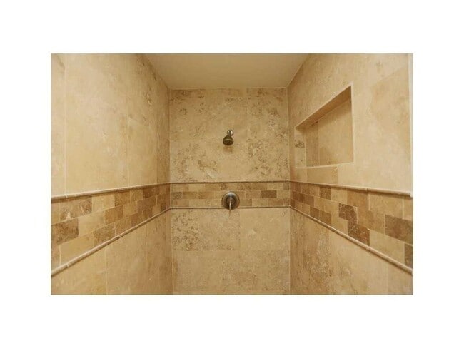 Building Photo - 5045 Spalding Dr