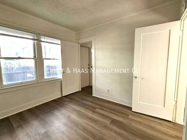 Building Photo - 1145 Linden Ave