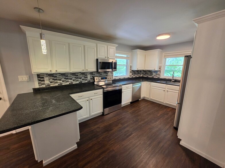 Building Photo - 4509 Wakonda Pky