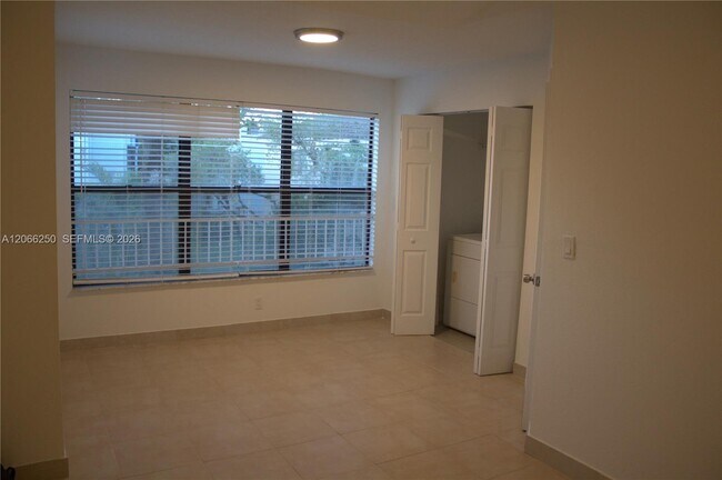 Building Photo - 2826 S University Dr
