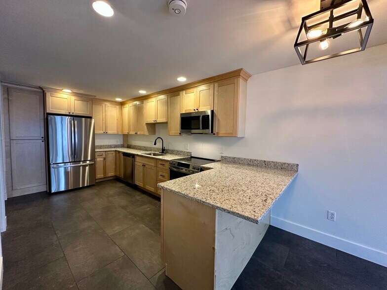 Building Photo - 1 Walnut St