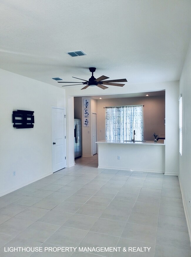 Building Photo - Charming, Newly Built 2 Bed/2.5 Bath Townh...