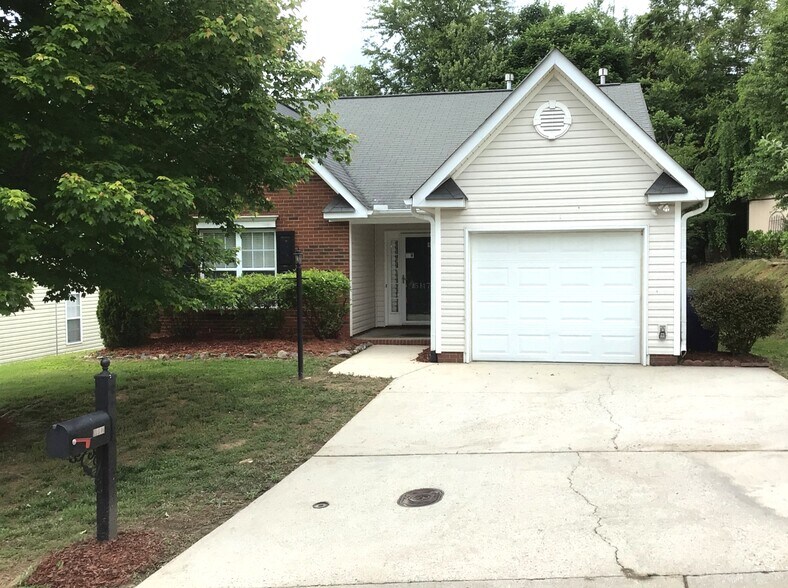 Primary Photo - 5117 Oakhurst Park Ct