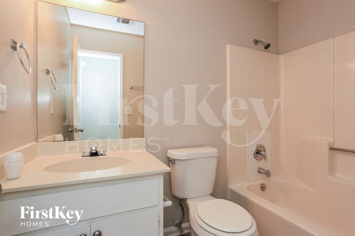 Building Photo - 3871 McGill Ln