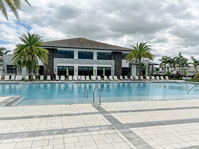 Building Photo - 8001 NW 41st St