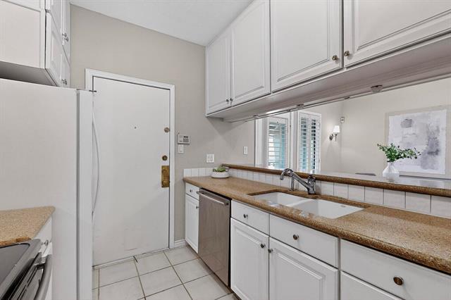 Building Photo - 3105 San Jacinto St