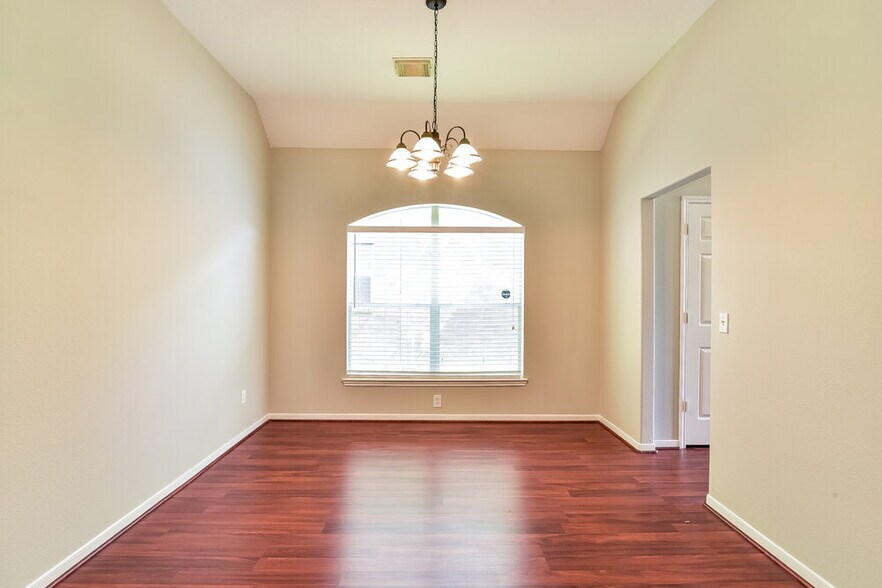 Building Photo - 2730 Hazy Creek Dr