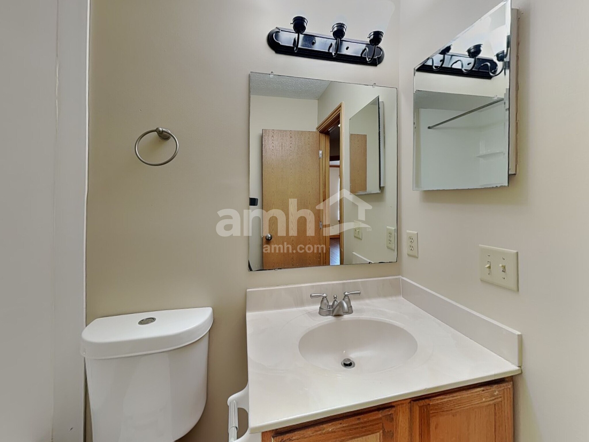 Building Photo - 7624 Harbour Town Dr