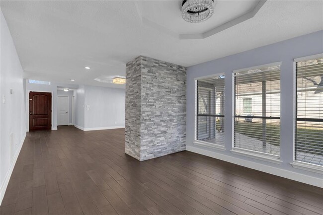 Building Photo - 19002 Walden Forest Dr