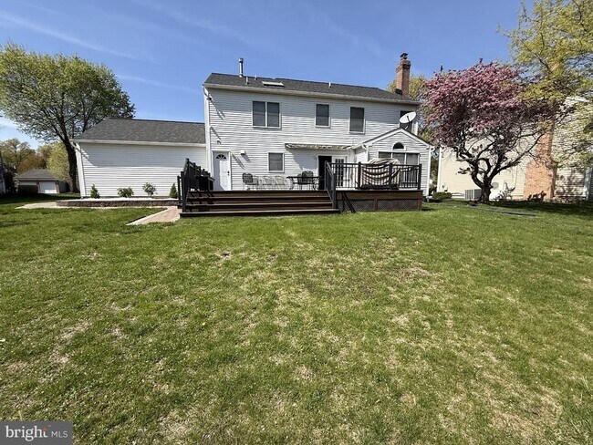 Building Photo - 21 Crestview Dr