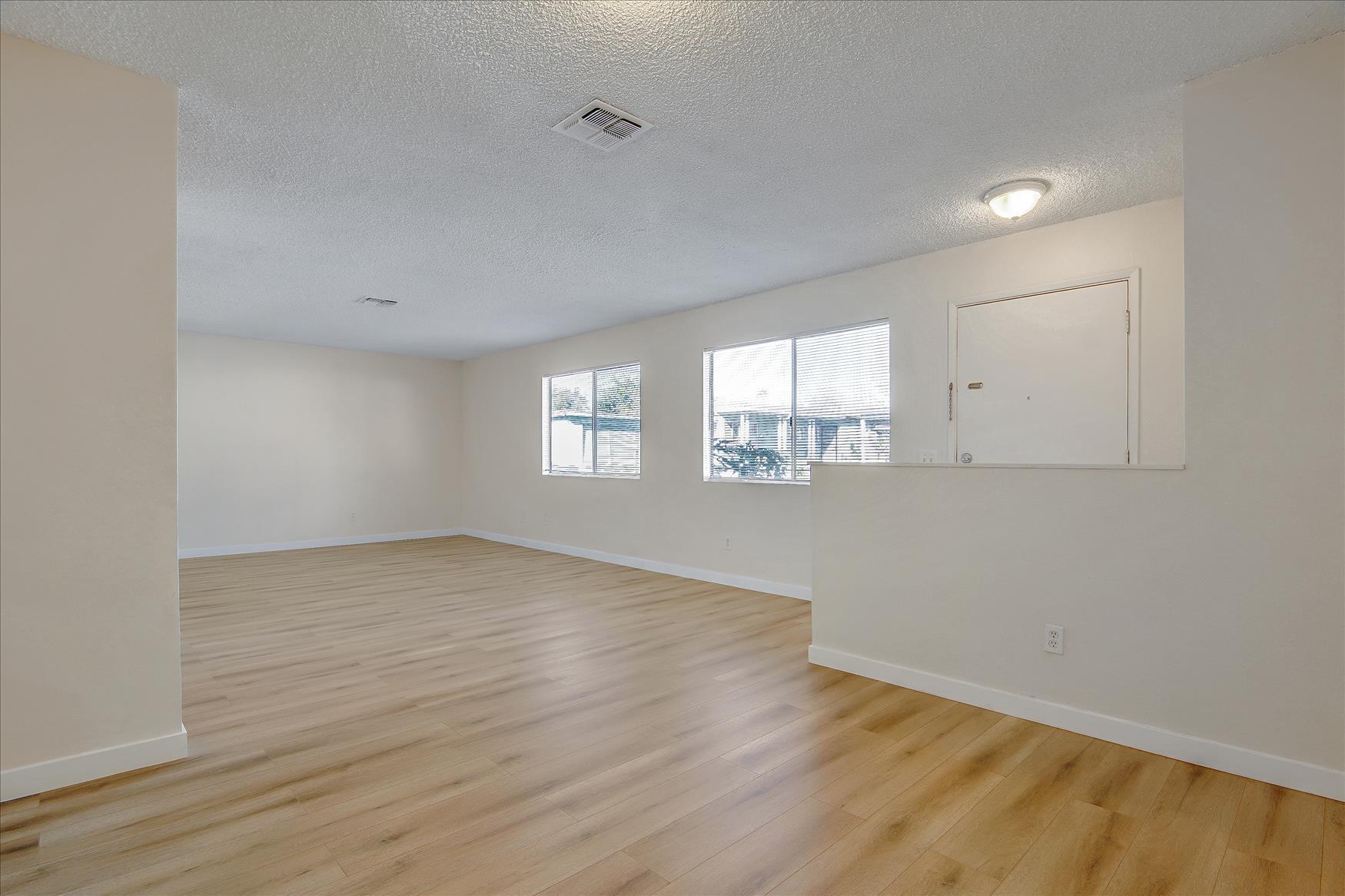 Building Photo - 9223 Langdon Ave