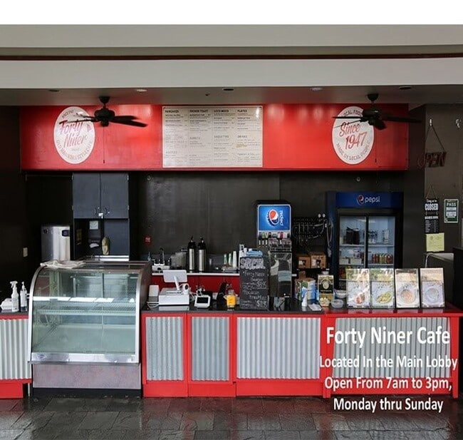 Building Photo - Remodeled High floor furnished Studio/1 Bath at Island Colony - Available 11/30/25