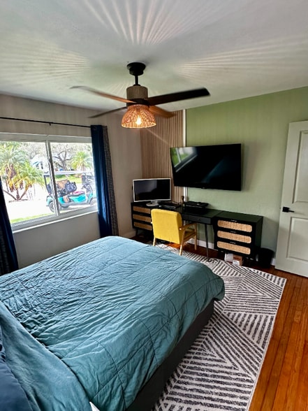 Building Photo - 5845 27th Ave S