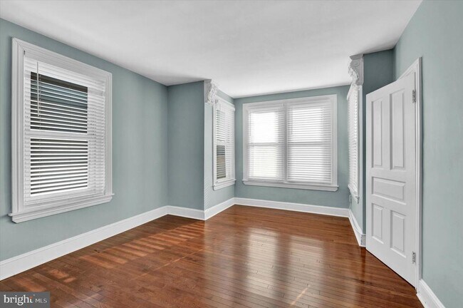 Building Photo - 205 Hermitage St
