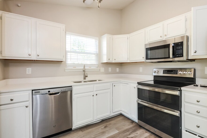 Building Photo - 5724 Blackley Ln