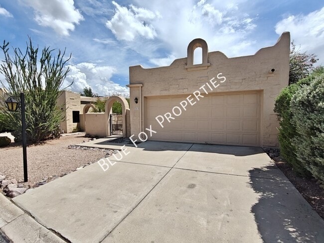 Building Photo - 2415 W Calle Retana