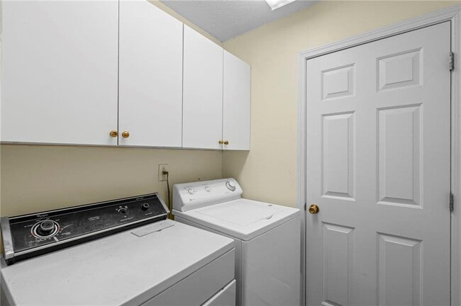 Building Photo - 2795 Avalon Meadows Ln