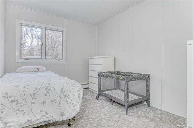 Building Photo - 9 Cloverdale Ln