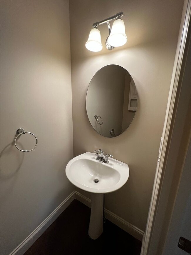 Building Photo - 228 Bayberry Cir