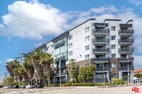 Building Photo - 629 Traction Ave