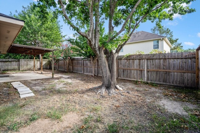 Building Photo - Bright and Beautiful Open-Concept Home!