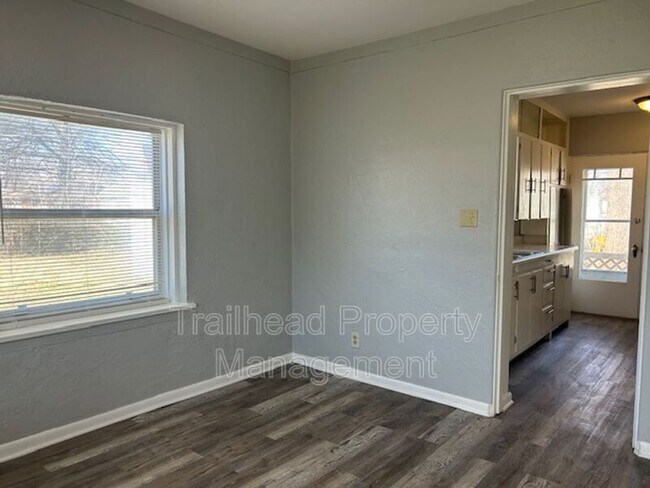 Building Photo - 2104 S Norwood Ave