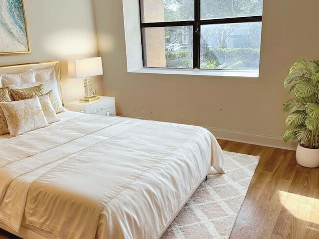 Building Photo - 3964 Cocoplum Cir