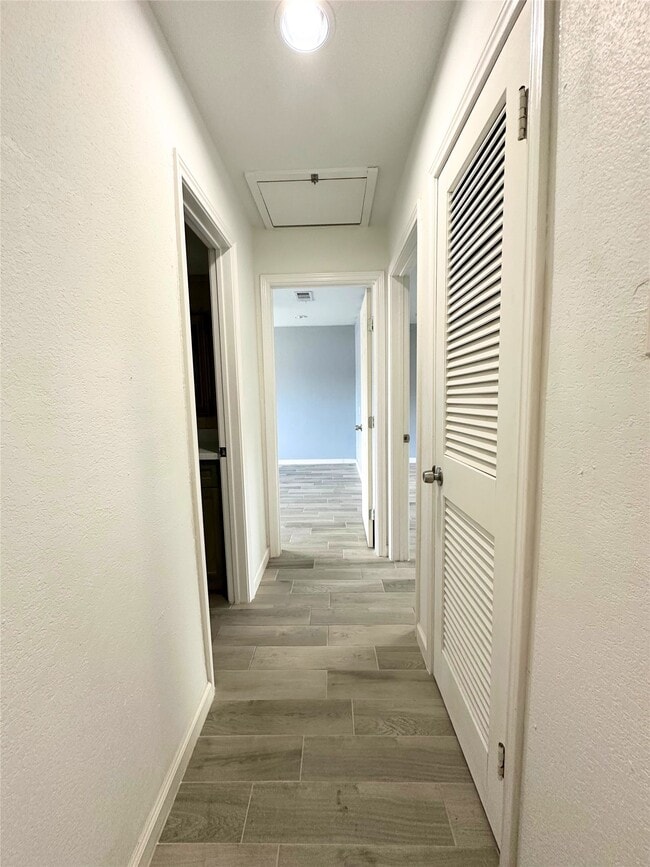 Building Photo - 8332 La Roche Ln