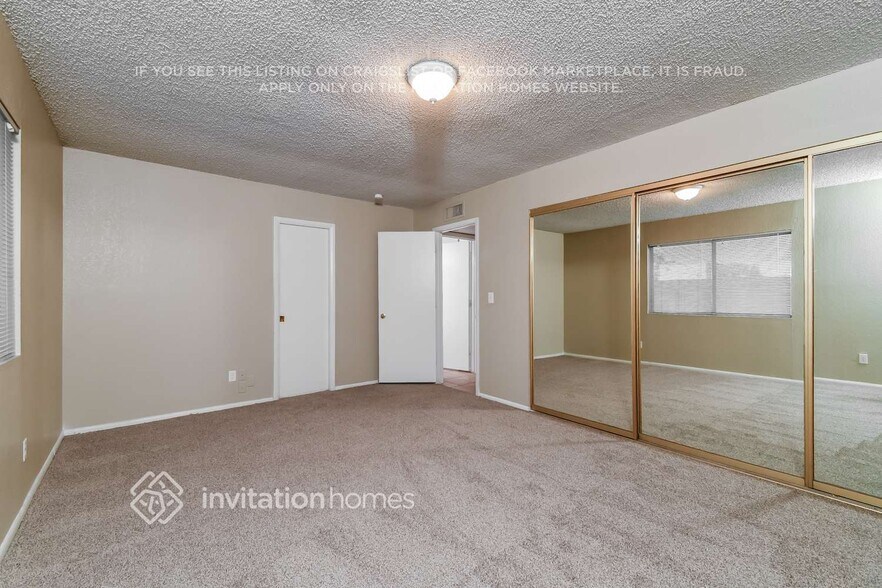 Building Photo - 1209 S Hall