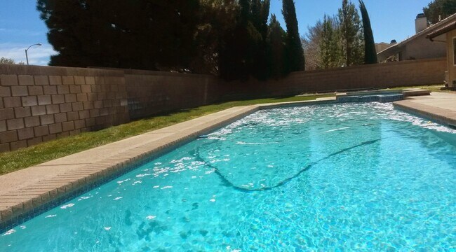 Building Photo - 44335 Sedona Way