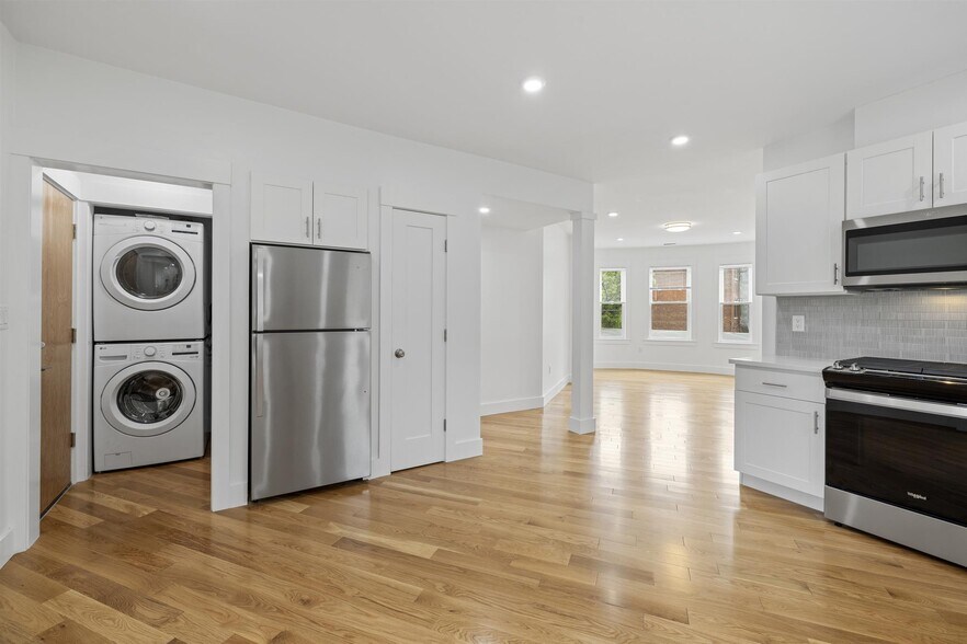 Building Photo - 1010 Cambridge St