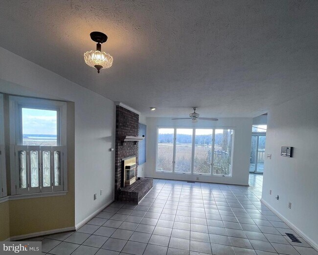 Building Photo - 3012 Cruiser Dr