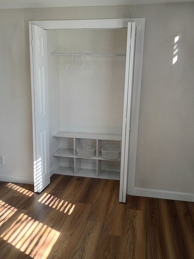 Building Photo - AVAILABLE NOW! Charming 3-Bed Home in Desirable White Lake Community