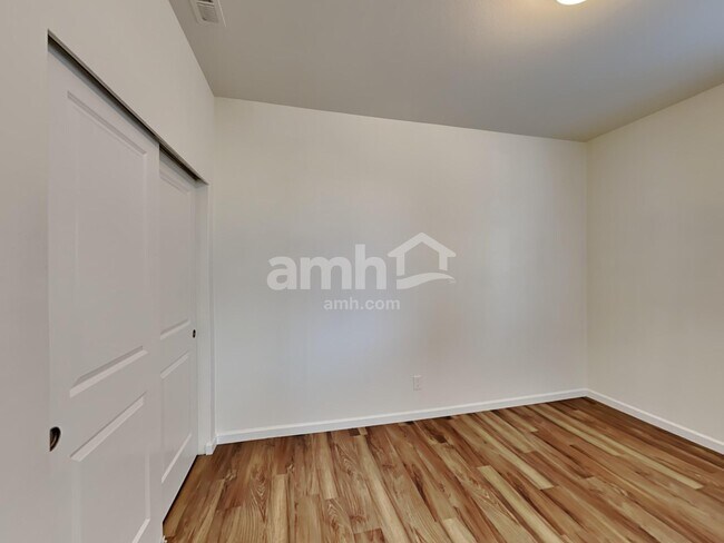 Building Photo - 477 McKinley St