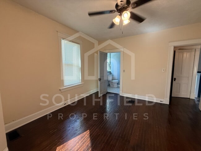 Building Photo - 1537 Ruth Ave