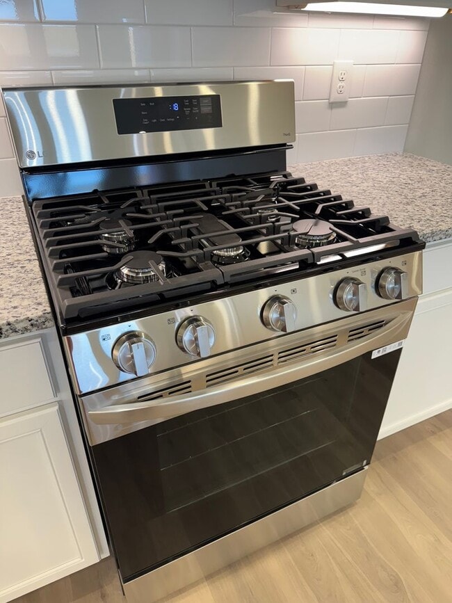 Building Photo - Fabulous Luxury Newer 2025 Build 3/2/2