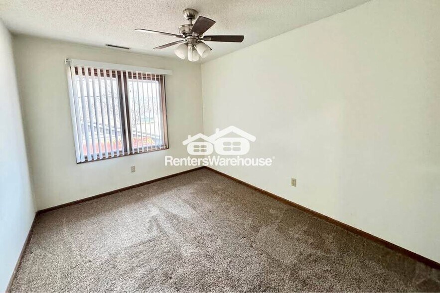 Building Photo - 1115 W 1st St